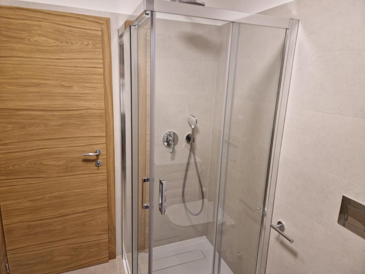 מאלינסקה Apartments Cerovic מראה חיצוני תמונה